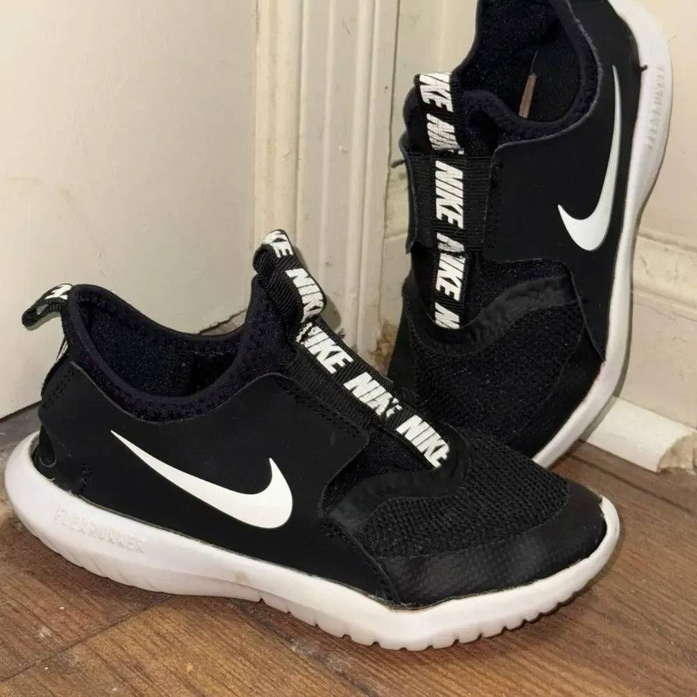 Nike Flex Runner sz 3.5 Slip-On Running Shoes Kids Athletic Sneakers